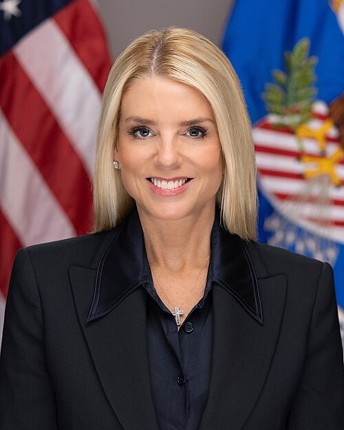 Official portrait of Pam Bondi